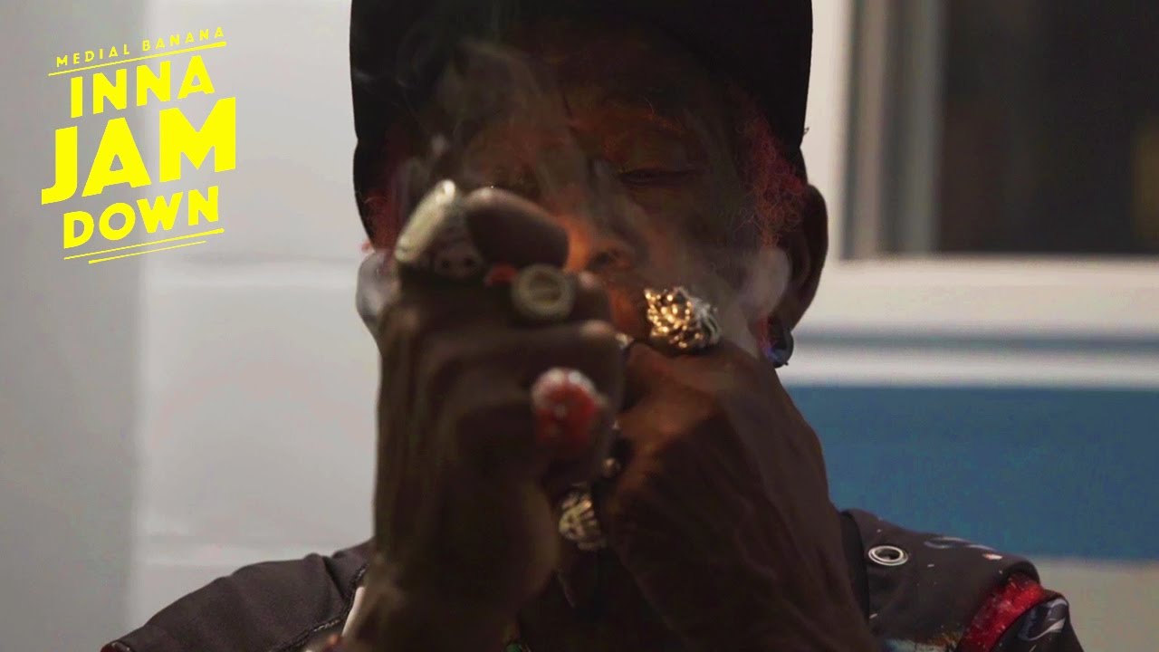 Medial Banana - Inna Jamdown: Episode 6 - Lee 'Scratch' Perry, Dubwise Jamaica